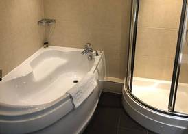 The BlueBell Hotel 4