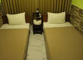 Samsen Sam Place 5