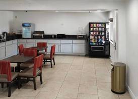 Rodeway Inn & Suites Rancho Cordova - Folsom 5