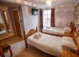 The Elephant & Castle Hotel 3