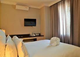 Cresta Oasis Hotel 4