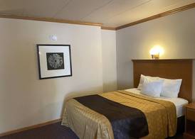 Amber's Inn and Suites 5
