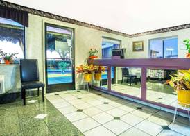 Travelodge by Wyndham Turlock 2