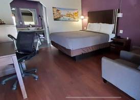 Muir Lodge Motel 4