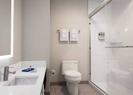 Holiday Inn Express & Suites KERNERSVILLE SOUTH by IHG 5