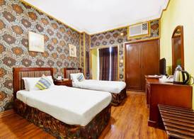 Capital O 125 Moon Plaza Hotel 5