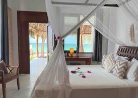 MANOLO Beach Resort 4