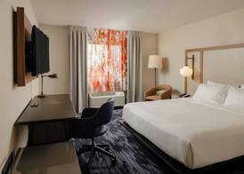 Fairfield Inn & Suites Lansing West 5