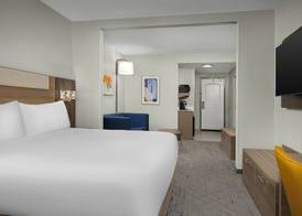 Holiday Inn Express & Suites GREENSBORO - AIRPORT AREA by IHG 4