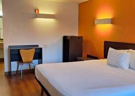 Super 8 by Wyndham Kannapolis 5