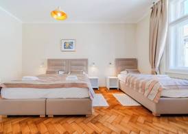 Apartments & Rooms Flowers 3