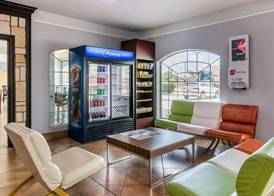 Quality Inn & Suites at The Outlets Mercedes-Weslaco 4