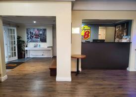 Super 8 by Wyndham Duncan 2