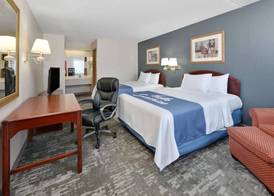 Days Inn & Suites by Wyndham Bentonville 4