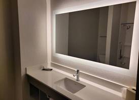 Holiday Inn Express & Suites STARKVILLE by IHG 4
