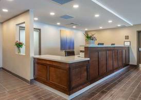 Comfort Inn & Suites 2