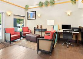 Comfort Suites Portland Airport 4