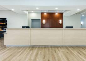 Comfort Suites University Drive 2