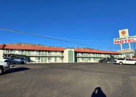 Ramblin Rose Motel 4
