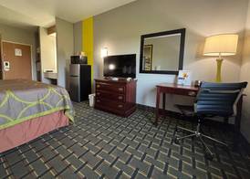 Super 8 by Wyndham Mt. Carmel IL 3