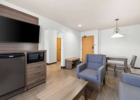 Best Western Plus Caldwell Inn & Suites 4