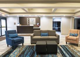 Comfort Inn & Suites Near Medical Center 3