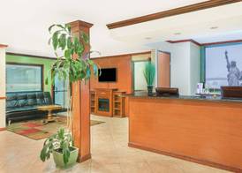 Super 8 by Wyndham Tilton/Lake Winnipesaukee 2