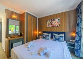 Halikarya Hotel & Restaurant Beach 4