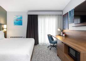 Wingate by Wyndham Geneva at SPIRE Academy 5