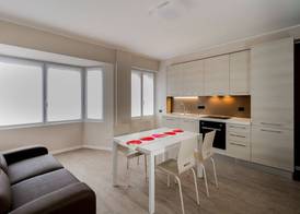 Lake Como Apartments 4