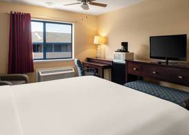 Bay Breeze Inn 4