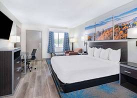 Days Inn by Wyndham Hamilton 5