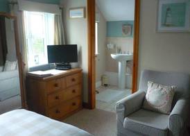 White Cottage Bed and Breakfast 4