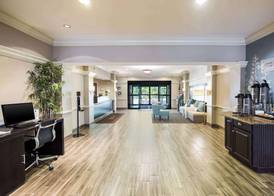 Sleep Inn & Suites Dunmore 2