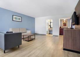 Quality Inn & Suites near Lake Eufaula 5