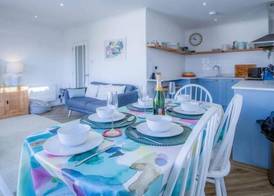 Footsteps - 2 Bedroom Apartment - Saundersfoot 5