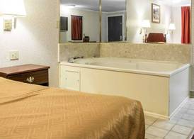 Rodeway Inn Madison Heights - Detroit 5