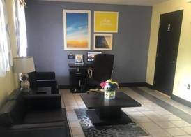 Days Inn by Wyndham Lake City I-10 2