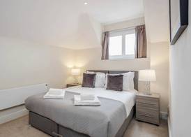 Luxury 1 Bedroom Apartment with Parking 4
