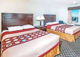 Super 8 by Wyndham Calgary/Airport 5