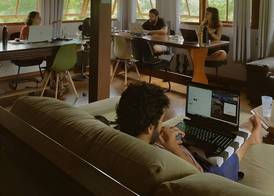 Nomades Riverside - Adventure Hostels & Coworking 5