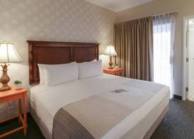 Oxford Suites Pismo Beach 4
