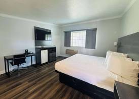 SureStay by Best Western Fresno Central 4