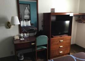 Super 8 by Wyndham Portland ME 5