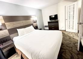 MainStay Suites Madison Airport 5