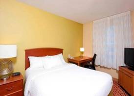 MainStay Suites Bloomington near University 2