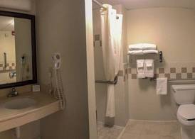 AmeriVu Inn and Suites - Waconia 5