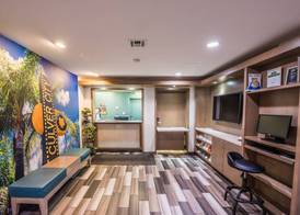 Travelodge by Wyndham Culver City 4