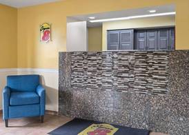 Super 8 by Wyndham Hagerstown I-70 2