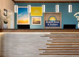 Days Inn by Wyndham Suites Fredericksburg 2